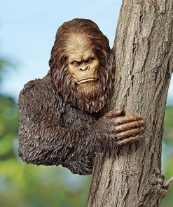 Design Toscano Lawn & Garden Bigfoot, The Bashful Yeti Tree Sculpture