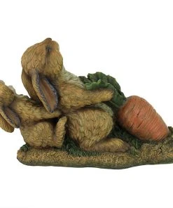 Design Toscano The Carrot Crew Rabbit Statue