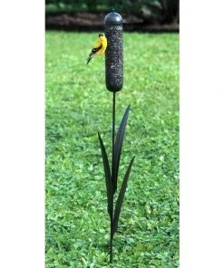 Heritage Farms Post / Pole Mounted Houses Cattail Staked Bird Feeder